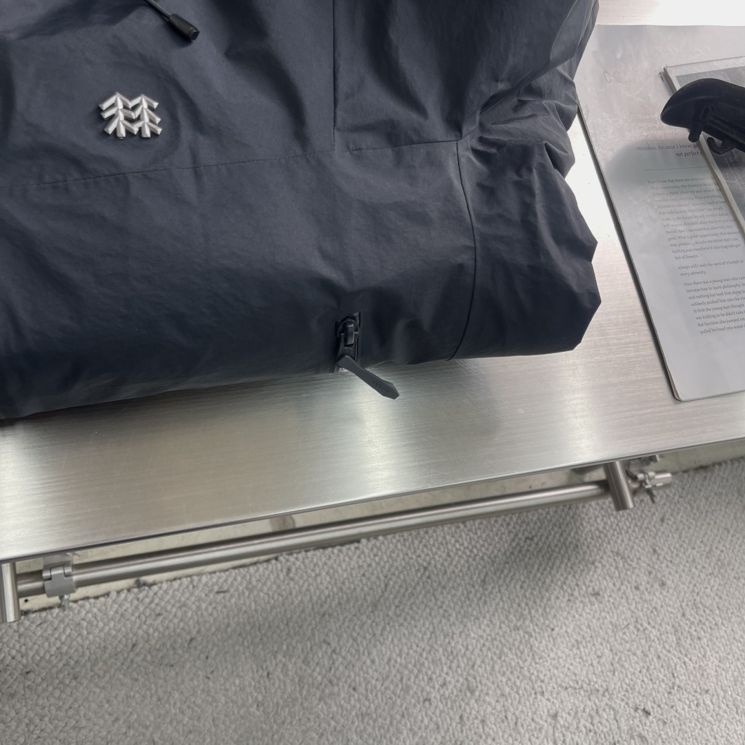 -KOLON SPORTHIKING男女防水防风透湿耐磨户外羽绒服 情侣款保暖加厚外套连帽户外冲锋衣这才