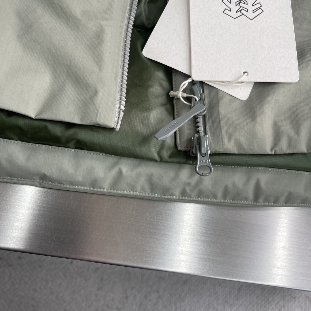 -KOLON SPORTHIKING男女防水防风透湿耐磨户外羽绒服 情侣款保暖加厚外套连帽户外冲锋衣这才