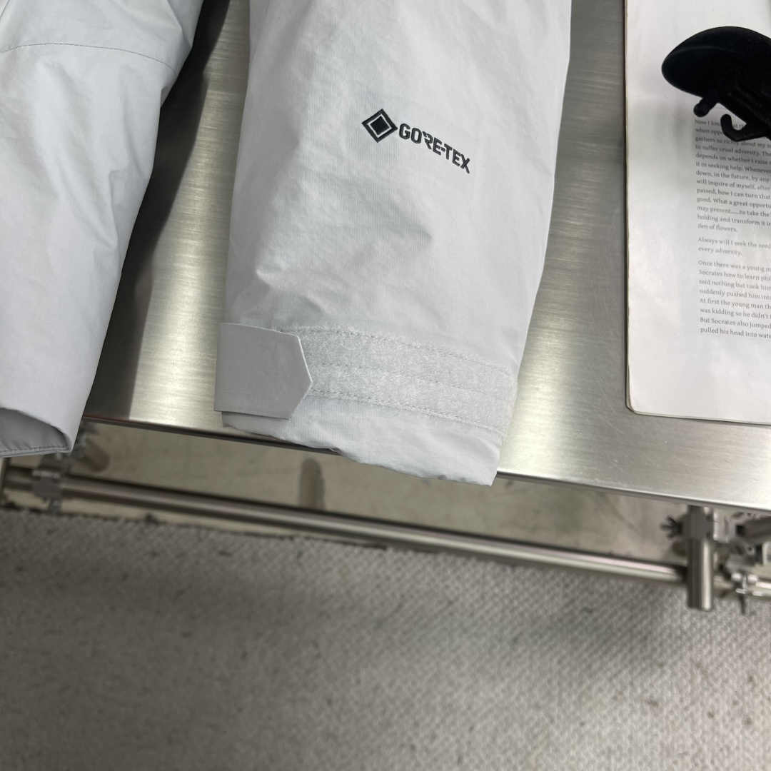 -KOLON SPORTHIKING男女防水防风透湿耐磨户外羽绒服 情侣款保暖加厚外套连帽户外冲锋衣这才