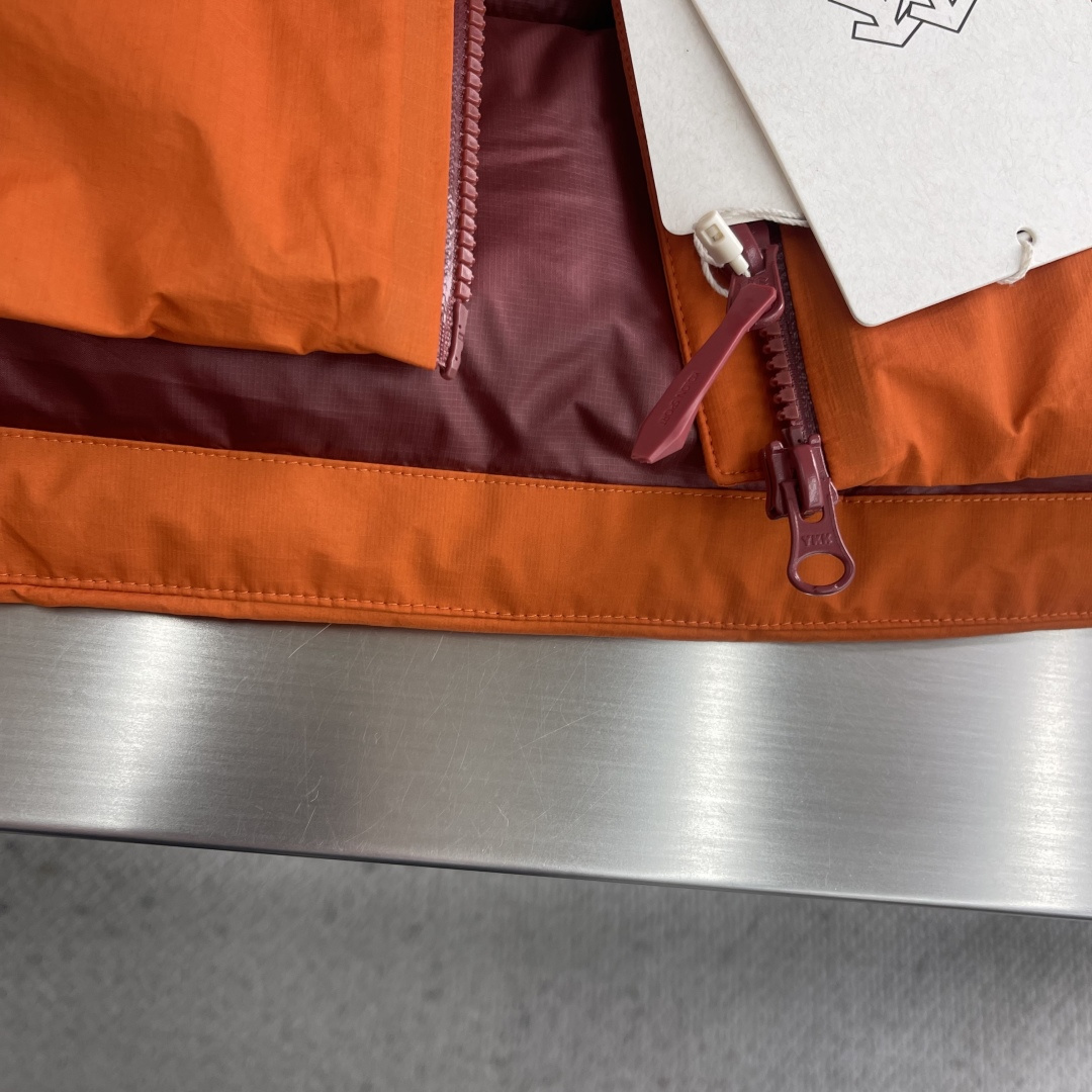 -KOLON SPORTHIKING男女防水防风透湿耐磨户外羽绒服 情侣款保暖加厚外套连帽户外冲锋衣这才