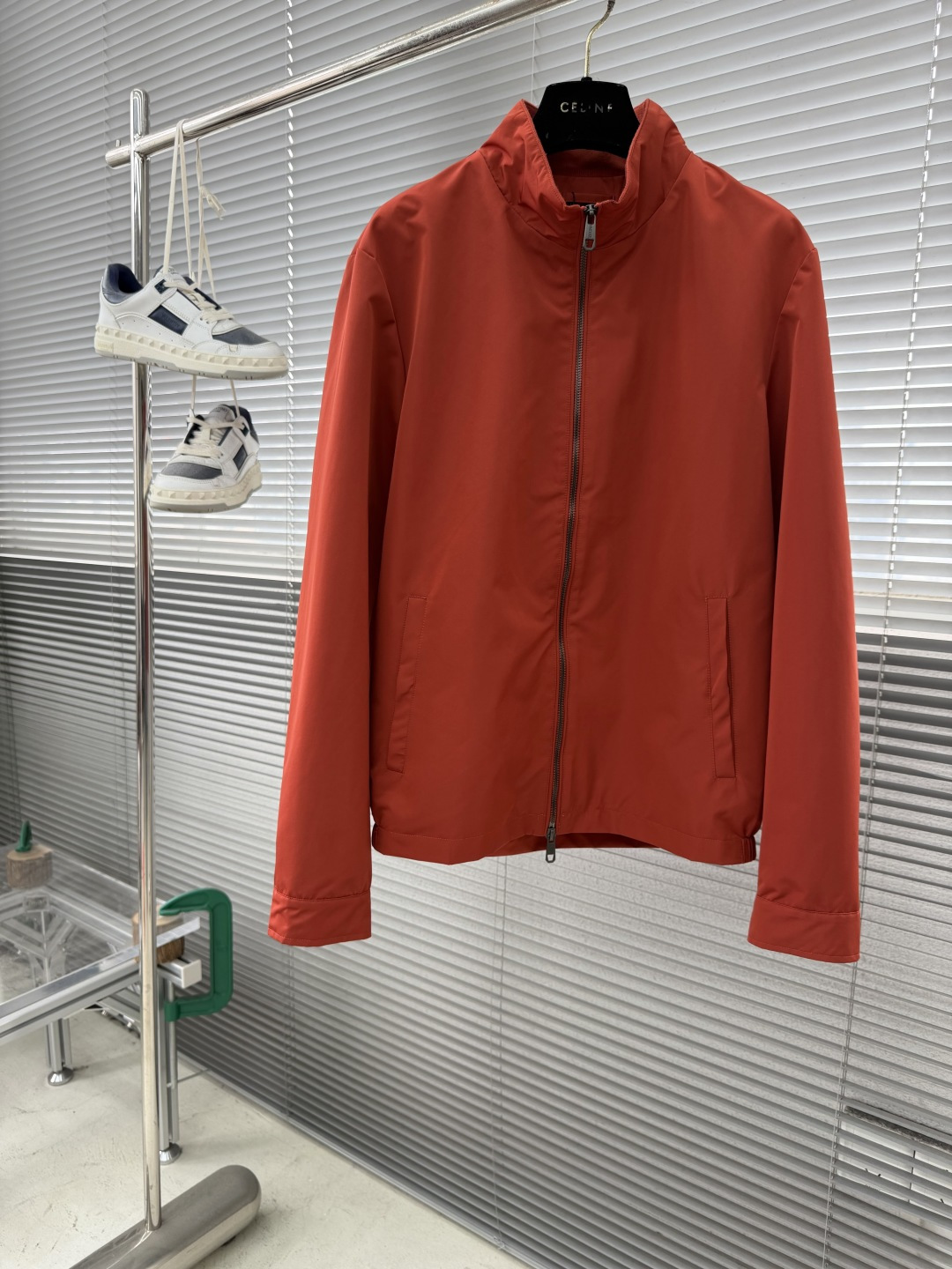 -Z ZEGN 男士立领休闲夹克外套。穿上简约干练的休闲外套，瞬间重回时髦霸气，又是活力满满的状态。史前