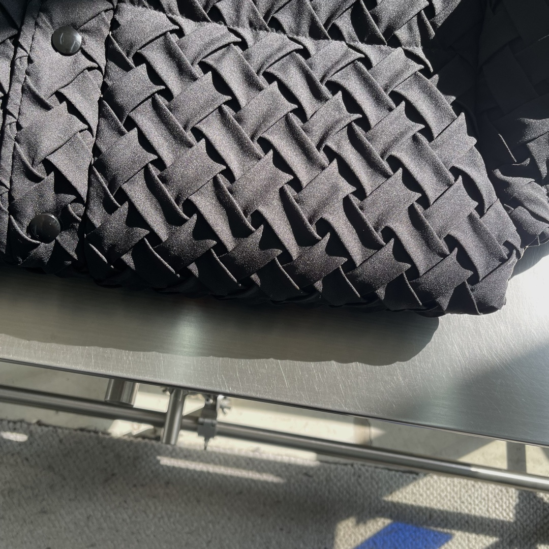 -BV 25ss新款纯色编织外套 立领编织外套 搭配同色系纽扣 高版本 码数：S.M.L衣长71 72.