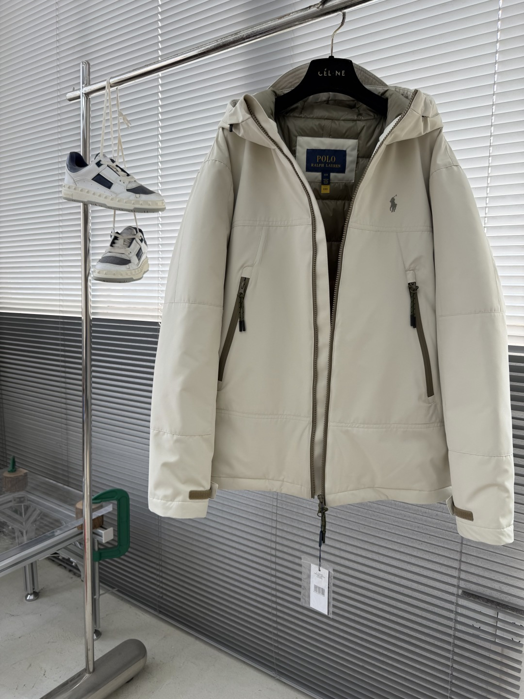 -RAlP🆕H LAUREN 拉夫劳伦 徽标连帽羽绒服高密度尼龙塔夫绸密度约210T-300T，表面光滑