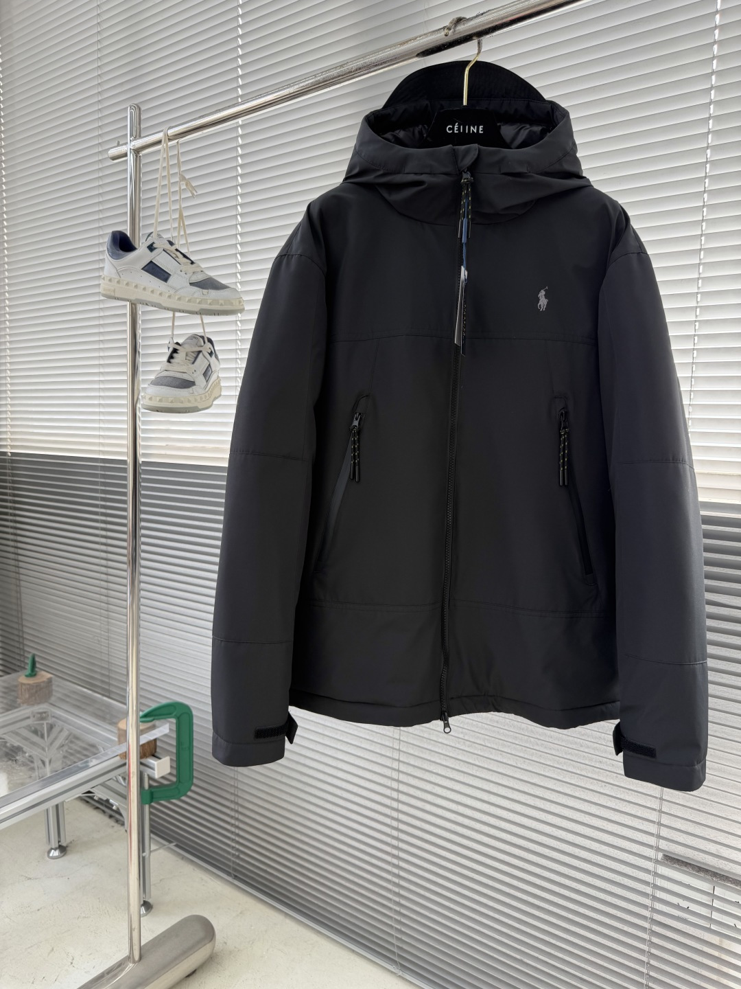 -RAlP🆕H LAUREN 拉夫劳伦 徽标连帽羽绒服高密度尼龙塔夫绸密度约210T-300T，表面光滑