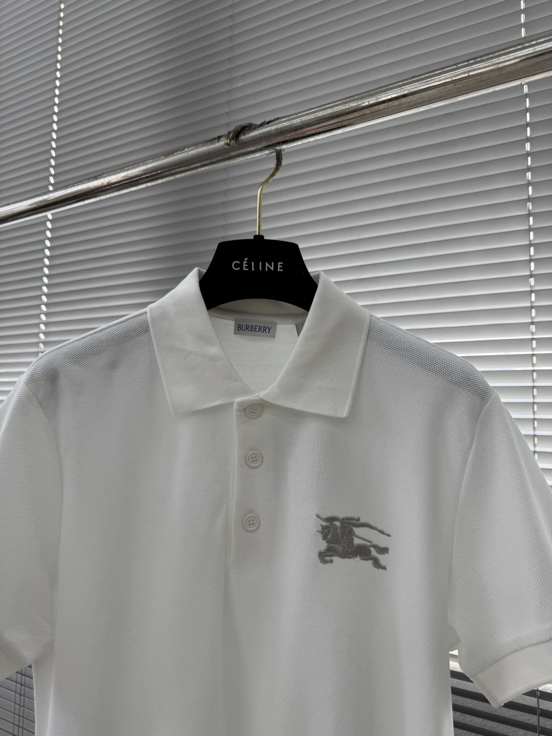 -BBR 26ss新款金属感马术骑士徽标棉质 Polo 衫修身版型，呈现贴身剪裁。尺码标准，请选择平时正