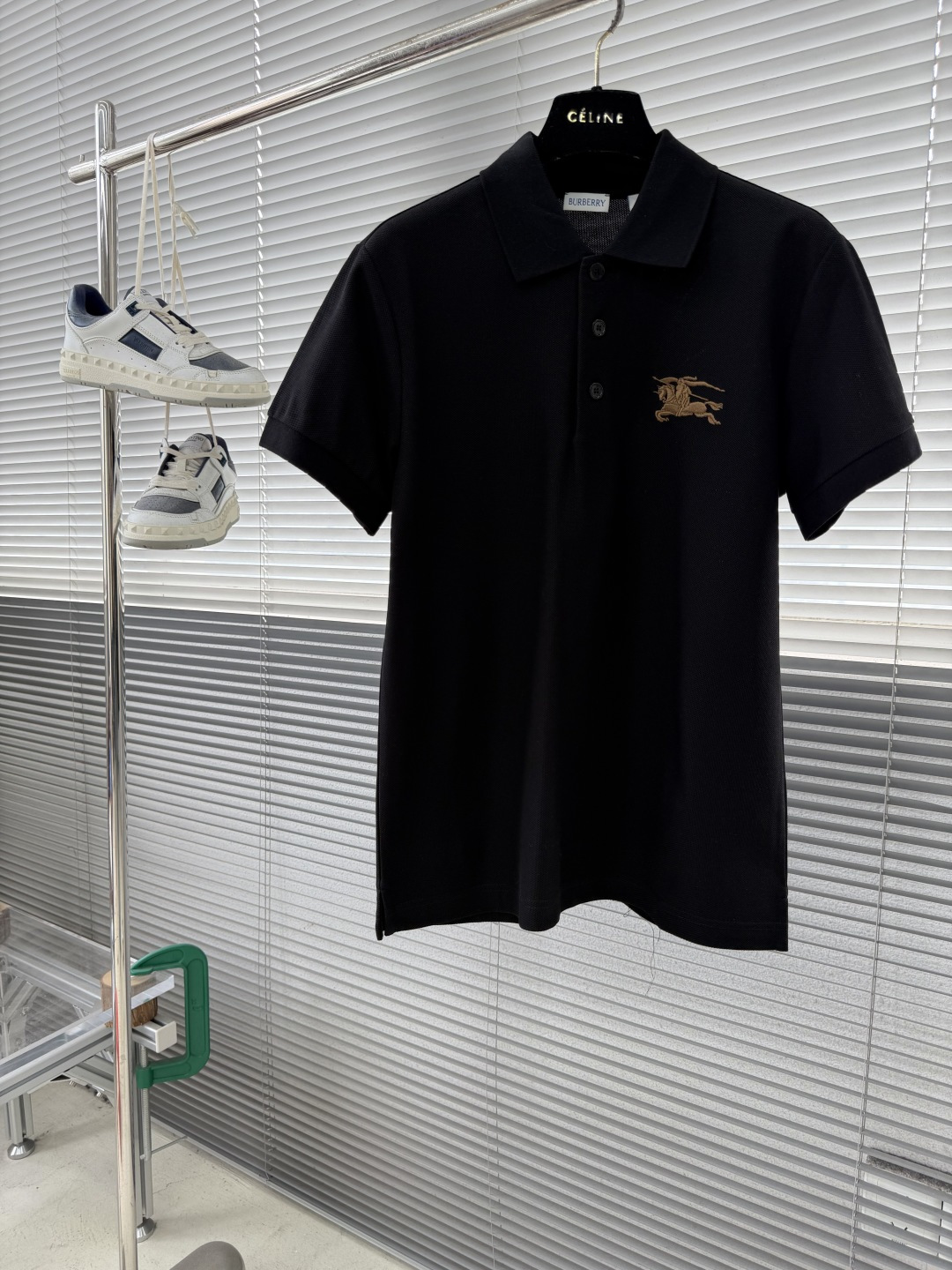 -BBR 26ss新款金属感马术骑士徽标棉质 Polo 衫修身版型，呈现贴身剪裁。尺码标准，请选择平时正