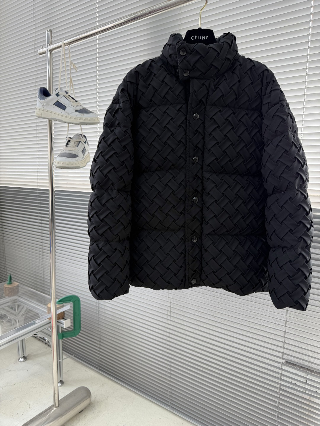 NO:677276,-BV25ss new solid color woven jacket, stand collar woven jacket, with buttons of the same color, high version, size S.M.L, length 71 72.2 73.5, bust 124 130 136, shoulder width 59 60.2 61.5, Bottega Veneta - Clothing, bottega veneta,bottega veneta,jackets & coats,19860909-BV25ss新款纯色编织外套 立领编织外套 搭配同色系纽扣 高版本 码数S.M.L 衣长71 72.2 73.5 胸围 124 130 136 肩宽59 60.2 61.5,葆蝶家-服装,bottega veneta,bottega veneta,jackets & coats,,Women's clothing