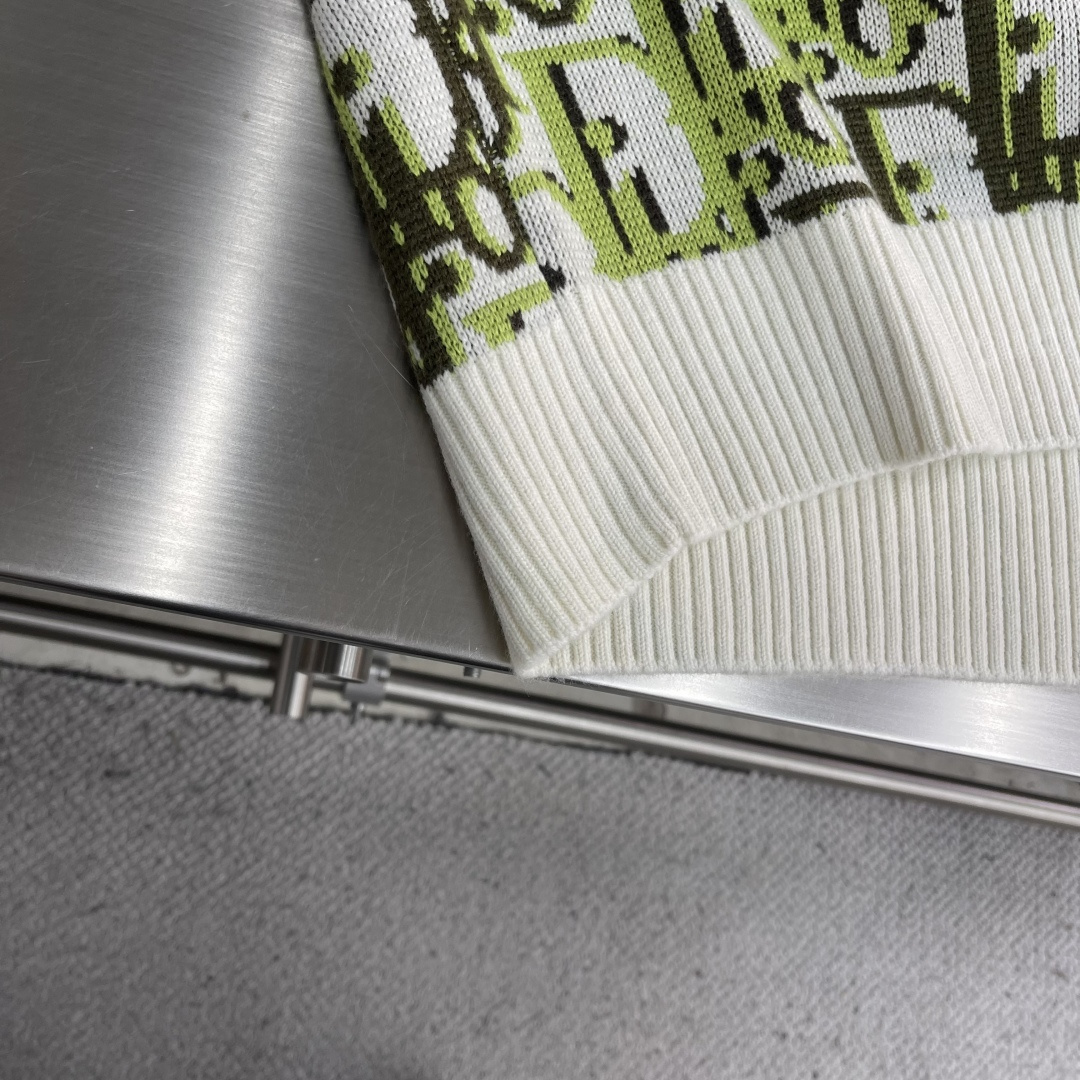 -Dio 25fw新款针织衫白色绵羊毛面料 Oblique 印花 这款针织衫是二零二六春季男装系列新品，