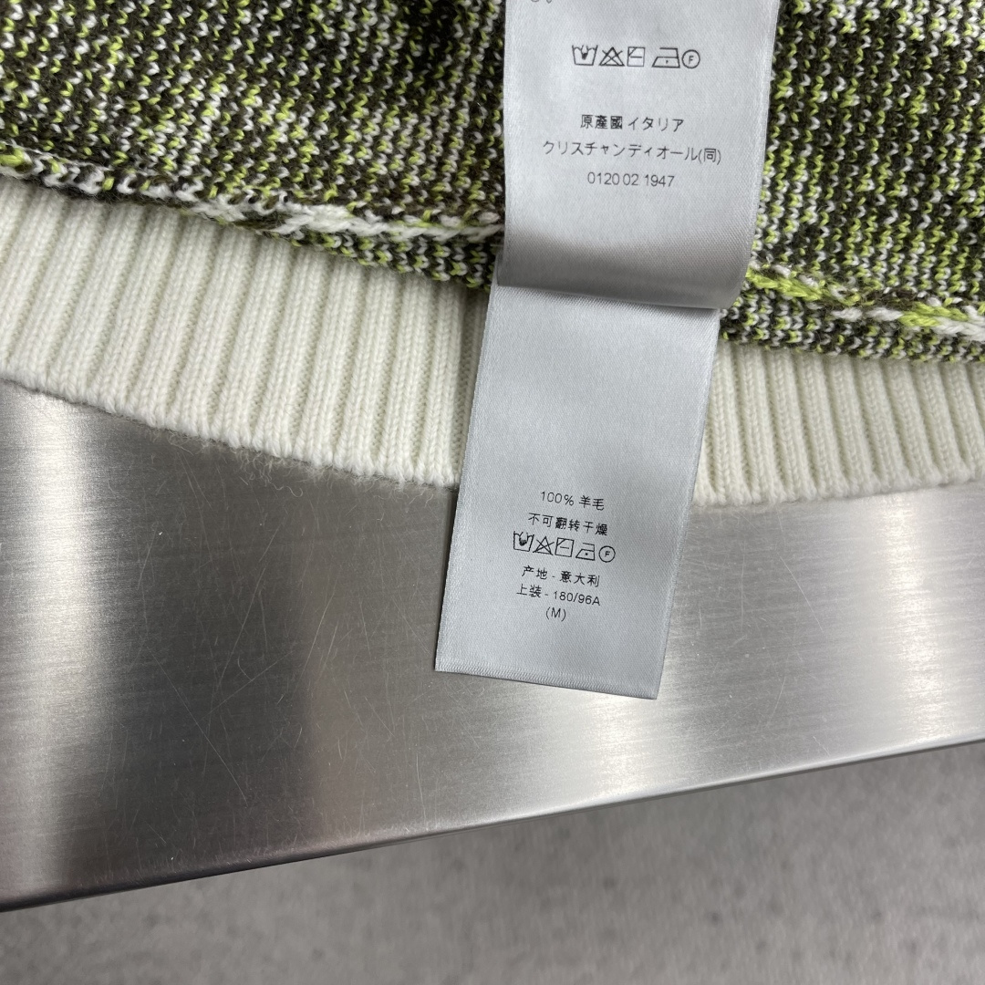 -Dio 25fw新款针织衫白色绵羊毛面料 Oblique 印花 这款针织衫是二零二六春季男装系列新品，