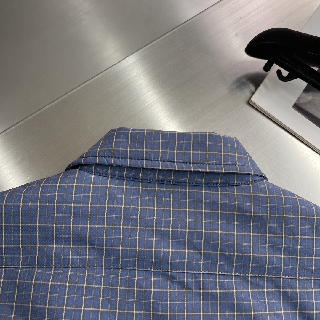 -Balenciag 25fw新款条纹刺绣夹克 蓝格纹夹克版型挺括，胸前BALNECIAG*刺绣 衣身轮