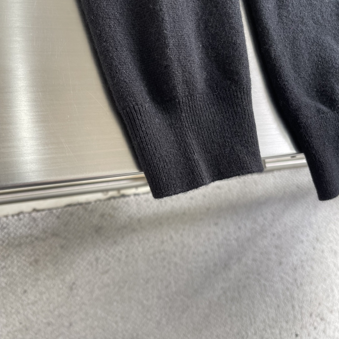 -RalP🆕h Lauren 拉夫劳伦 简约刺绣logo休闲毛衣精选高品质羊毛混纺面料，柔软亲肤，保暖性