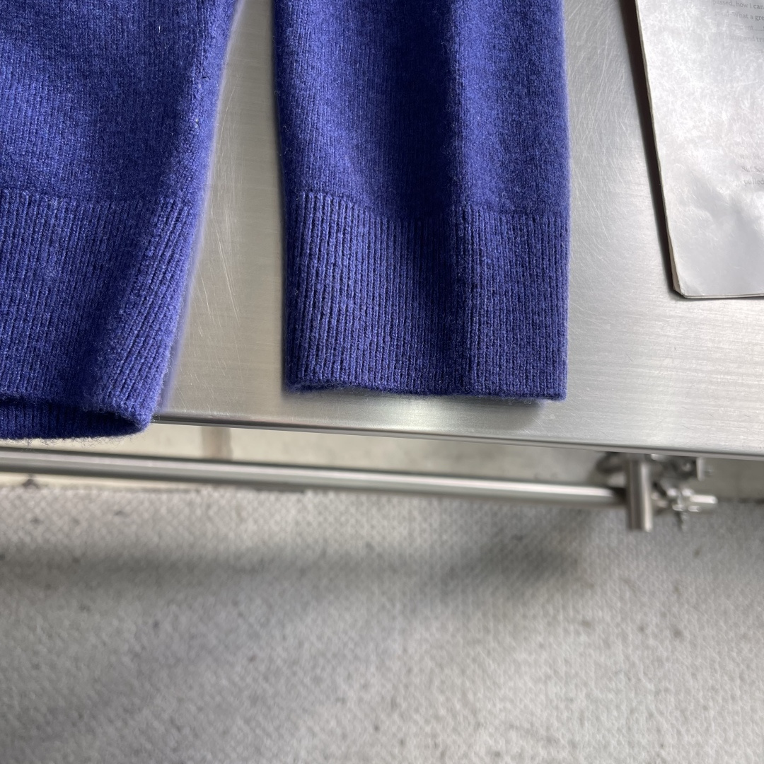 -RalP🆕h Lauren 拉夫劳伦 简约刺绣logo休闲毛衣精选高品质羊毛混纺面料，柔软亲肤，保暖性