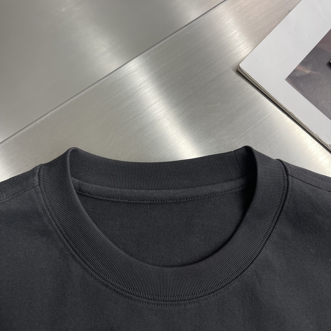 -Alexa** wang 亚历山大王 26春夏新款 字母牙刷绣圆领短袖T恤，华裔设计师亚历山大·王于以