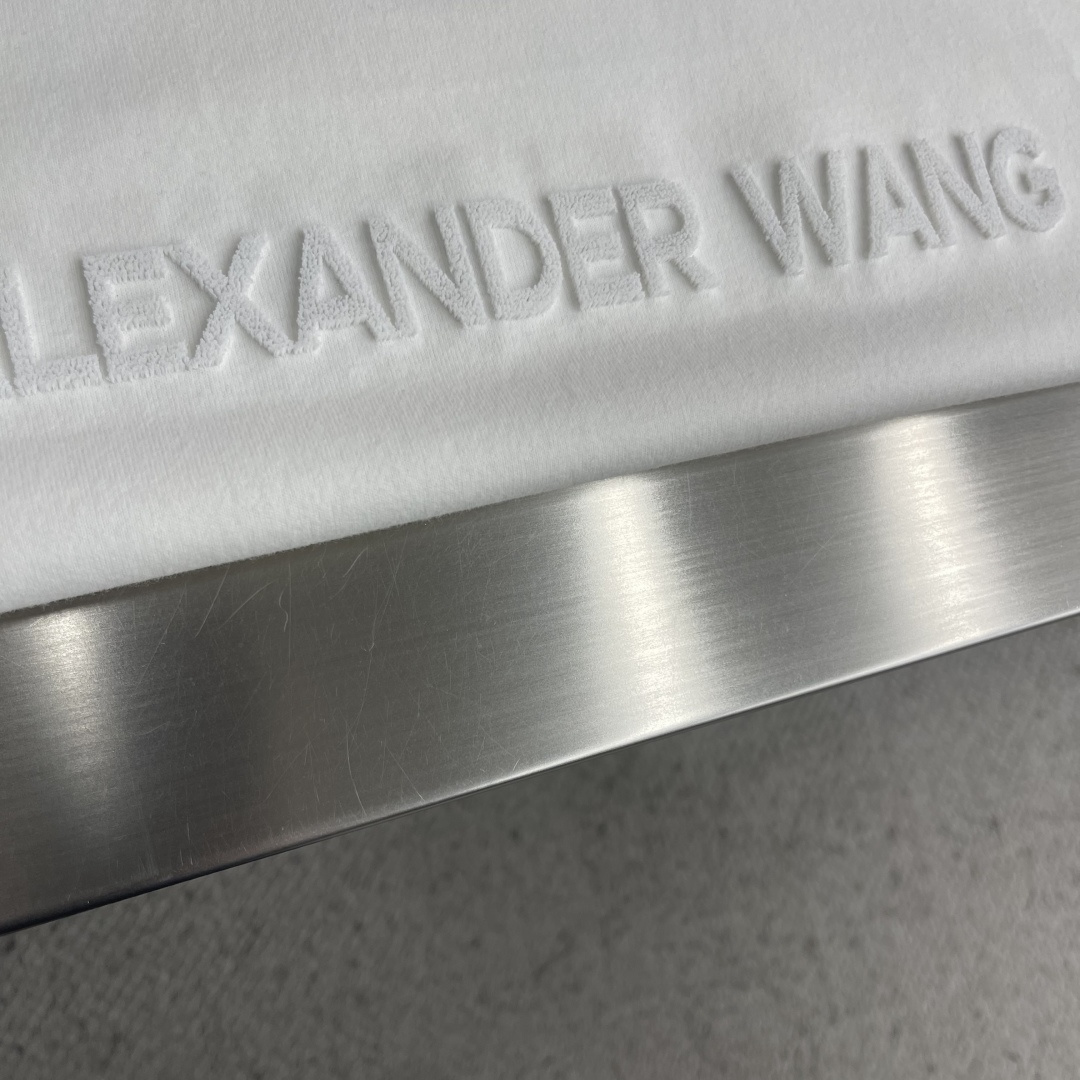 -Alexa** wang 亚历山大王 26春夏新款 字母牙刷绣圆领短袖T恤，华裔设计师亚历山大·王于以