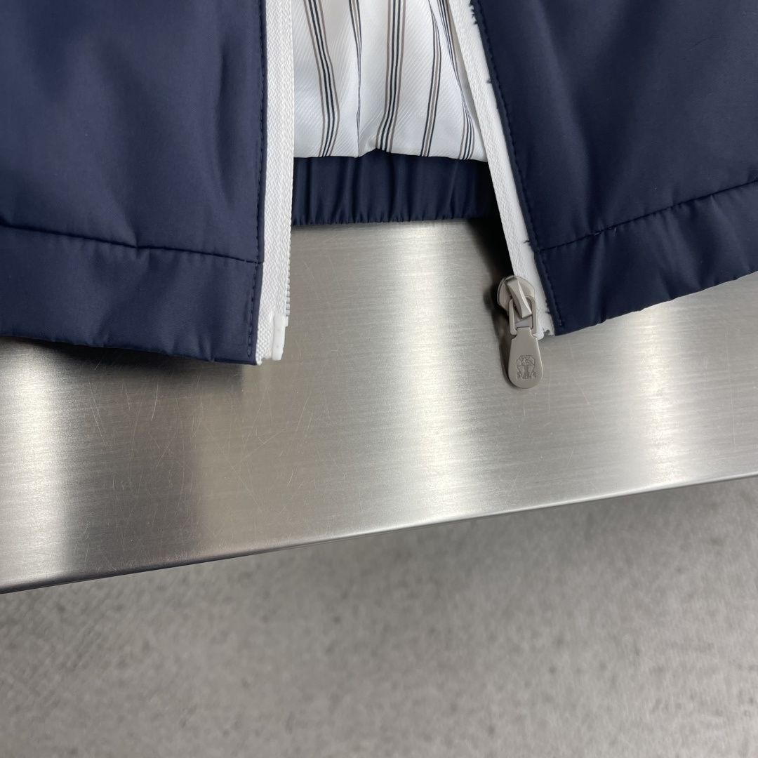 -BC 25FW新款科技纤维面料立领羽绒夹克，男士经典徽章刺绣时尚撞色拉链羽绒服外套！贸易公司渠道稀出，