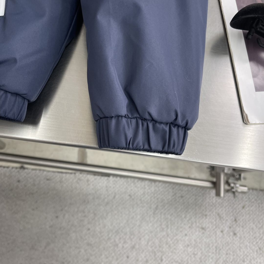 -BC 25FW新款科技纤维面料立领羽绒夹克，男士经典徽章刺绣时尚撞色拉链羽绒服外套！贸易公司渠道稀出，