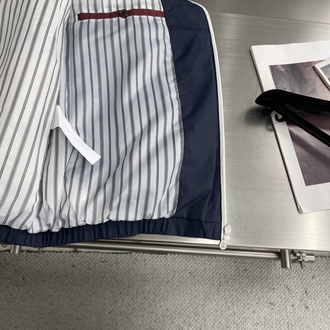 -BC 25FW新款科技纤维面料立领羽绒夹克，男士经典徽章刺绣时尚撞色拉链羽绒服外套！贸易公司渠道稀出，