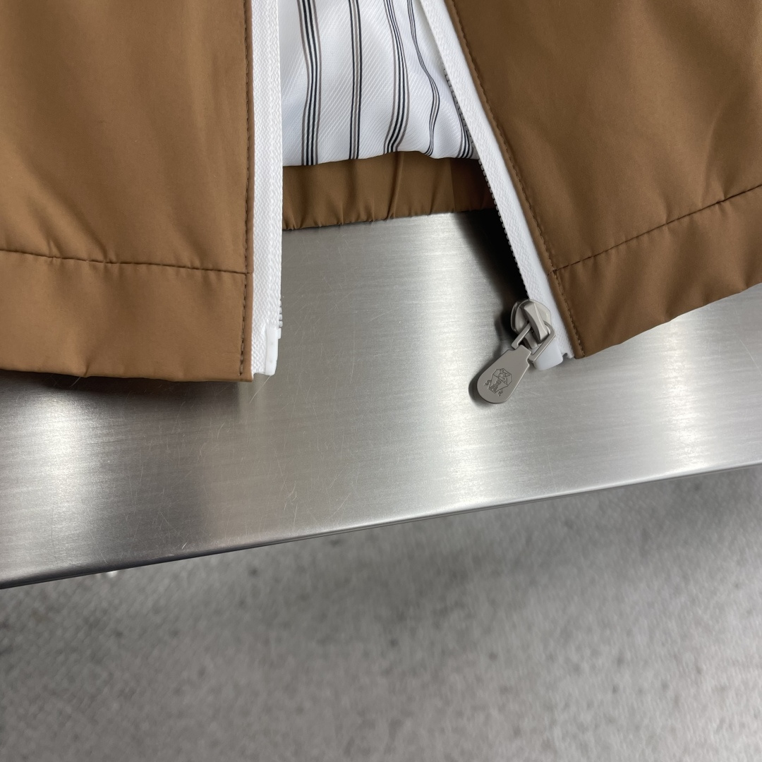 -BC 25FW新款科技纤维面料立领羽绒夹克，男士经典徽章刺绣时尚撞色拉链羽绒服外套！贸易公司渠道稀出，