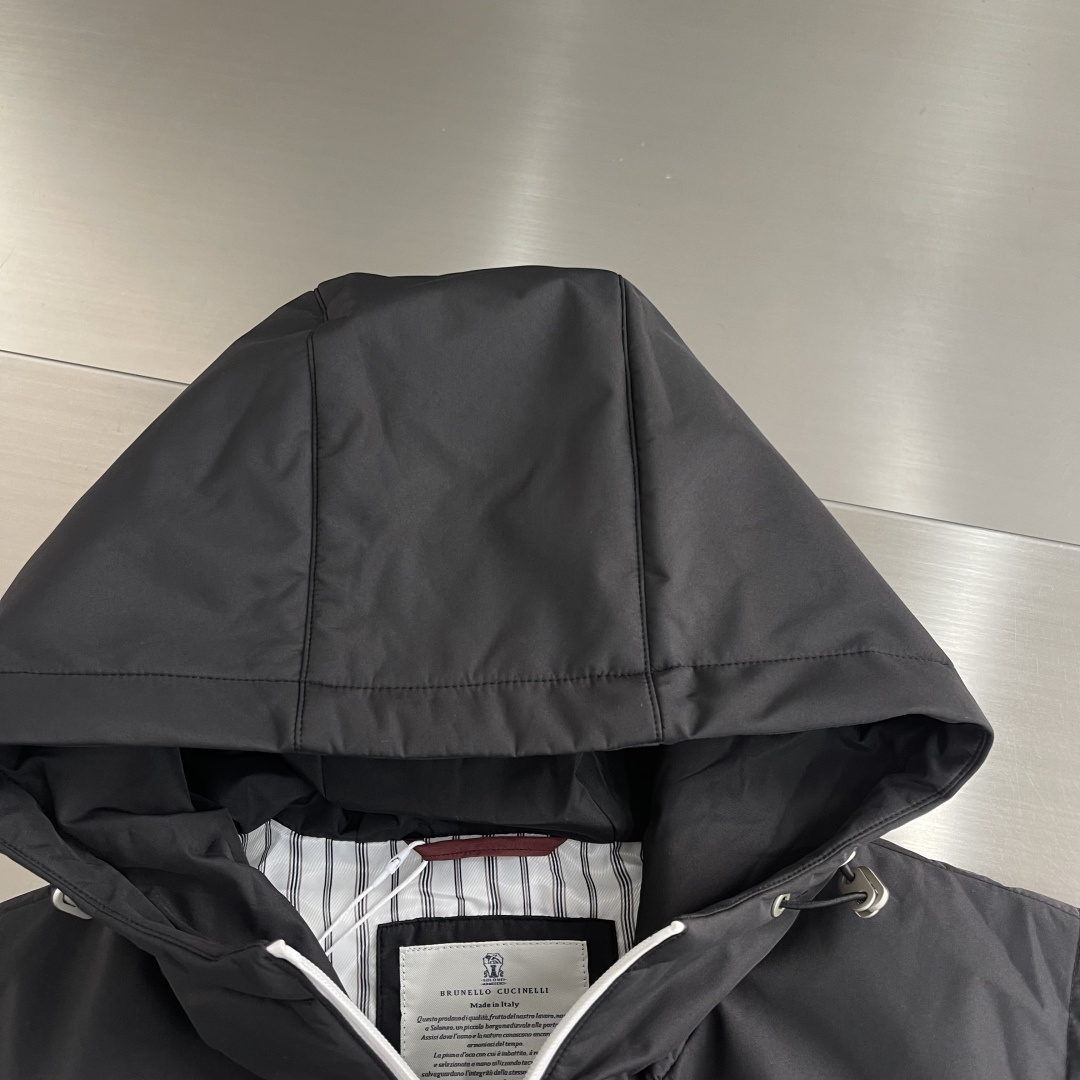 -BC 25fw科技纤维面料连帽羽绒马甲。男士经典徽章刺绣时尚撞色拉链羽绒马甲外套！贸易公司渠道稀出，同