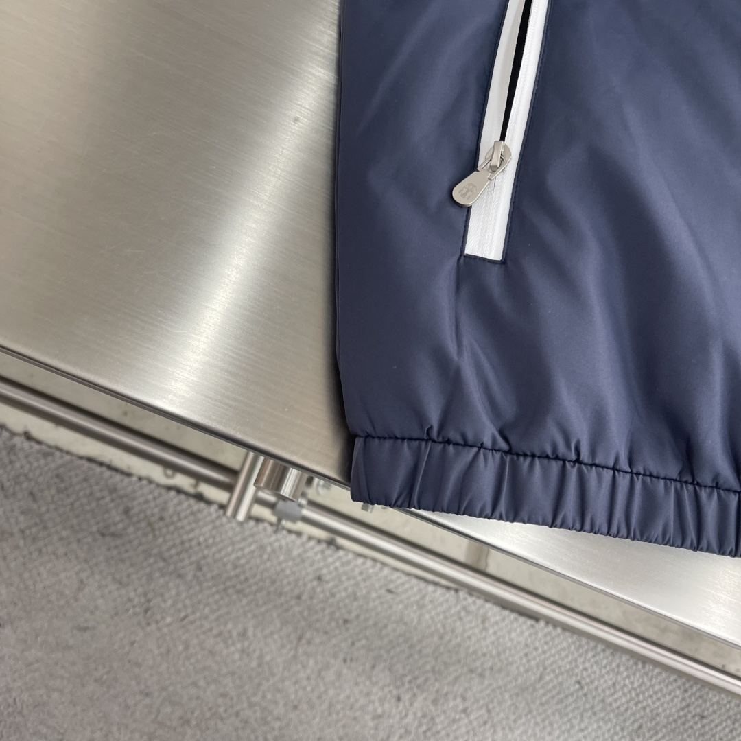 -BC 25fw科技纤维面料连帽羽绒马甲。男士经典徽章刺绣时尚撞色拉链羽绒马甲外套！贸易公司渠道稀出，同