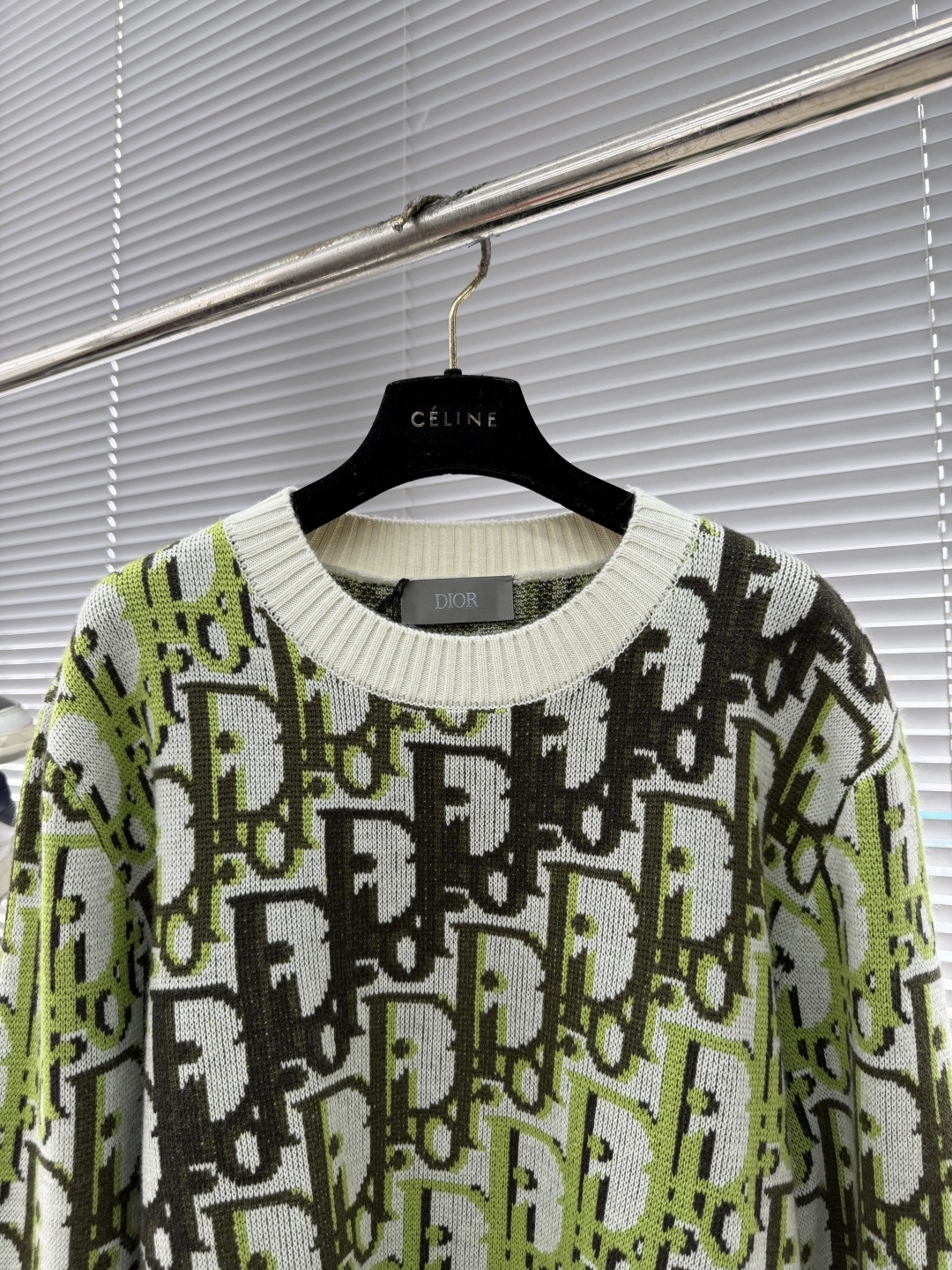 -Dio 25fw新款针织衫白色绵羊毛面料 Oblique 印花 这款针织衫是二零二六春季男装系列新品，