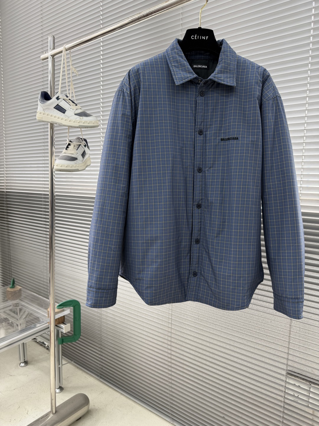 -Balenciag 25fw新款条纹刺绣夹克 蓝格纹夹克版型挺括，胸前BALNECIAG*刺绣 衣身轮