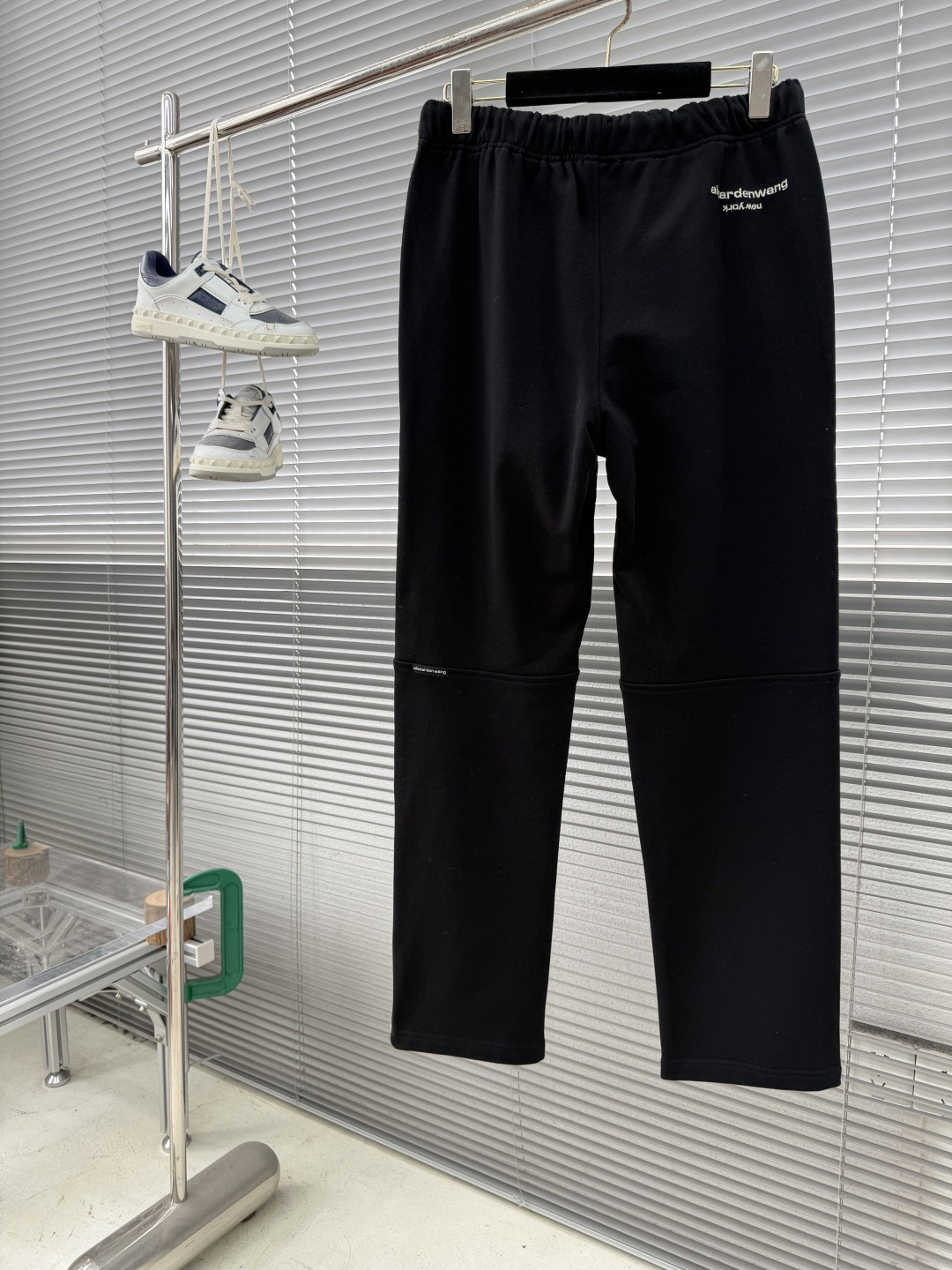 -wang 亚历山大王 2025秋冬系列休闲卫裤尺码: M-4XL 微阔版型 工艺：加厚款 字母绣花+刺