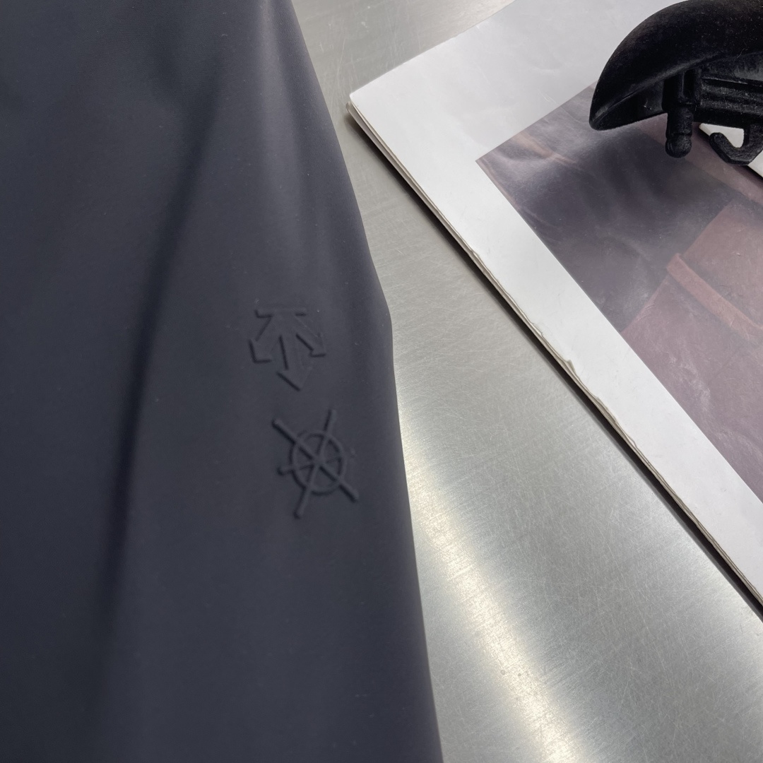 -DESCENTE 迪桑特 羽绒外套袖口带防风袖DUALIS都市日常通勤男子连帽鹅绒羽绒服 佳极品商务版