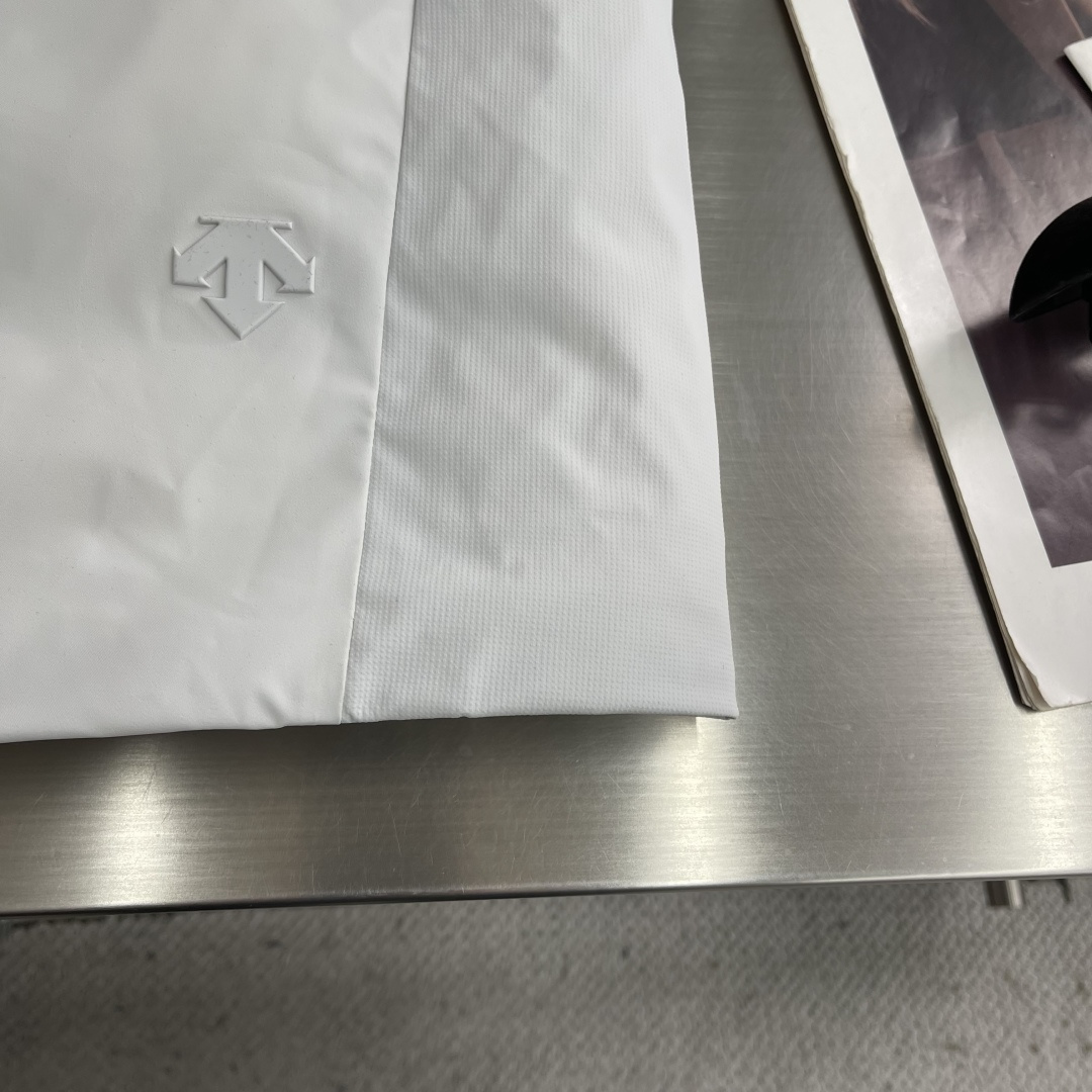 -DESCENTE 迪桑特 羽绒外套袖口带防风袖DUALIS都市日常通勤男子连帽鹅绒羽绒服 佳极品商务版