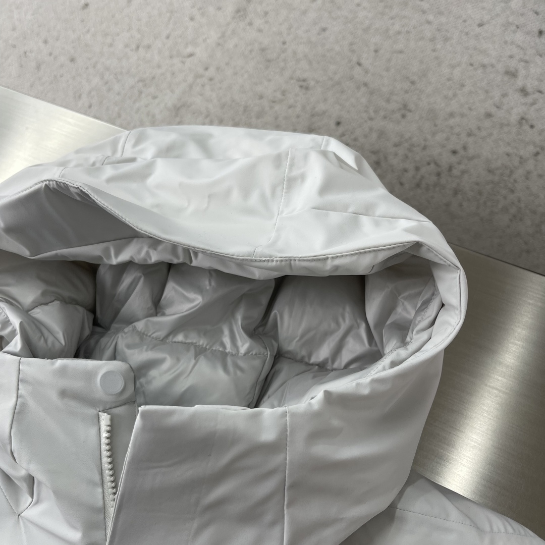 -DESCENTE 迪桑特 羽绒外套袖口带防风袖DUALIS都市日常通勤男子连帽鹅绒羽绒服 佳极品商务版