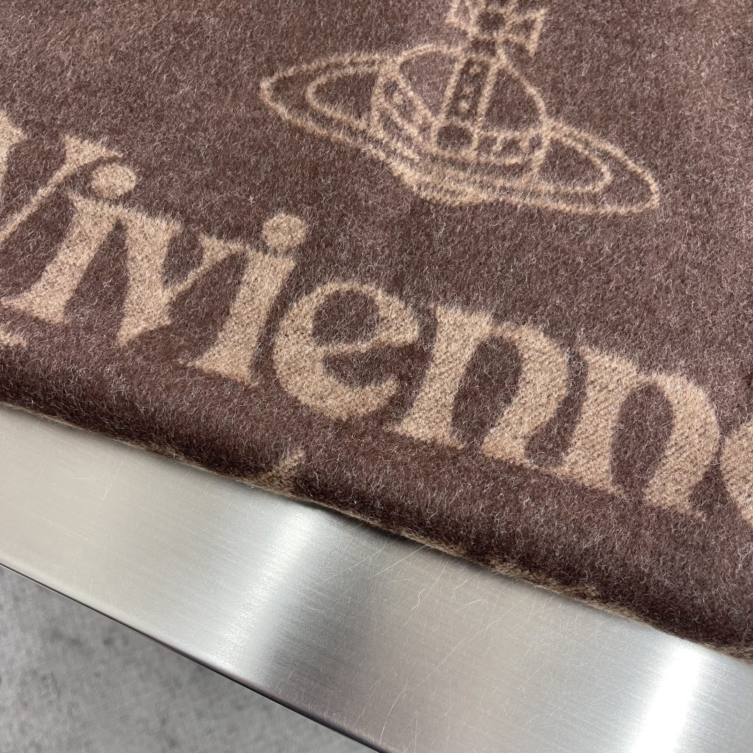 -西太后 🪐 双面毛呢 围巾🧣大围巾 🉑当披肩 围巾两用 面料厚实保暖 舒适柔软轻肤 绝对是搭配最好的单