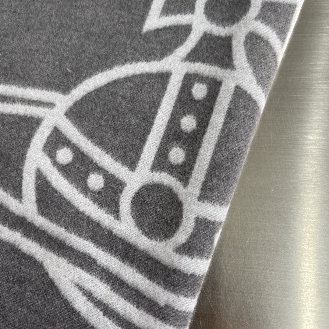 -西太后 🪐 双面毛呢 围巾🧣大围巾 🉑当披肩 围巾两用 面料厚实保暖 舒适柔软轻肤 绝对是搭配最好的单