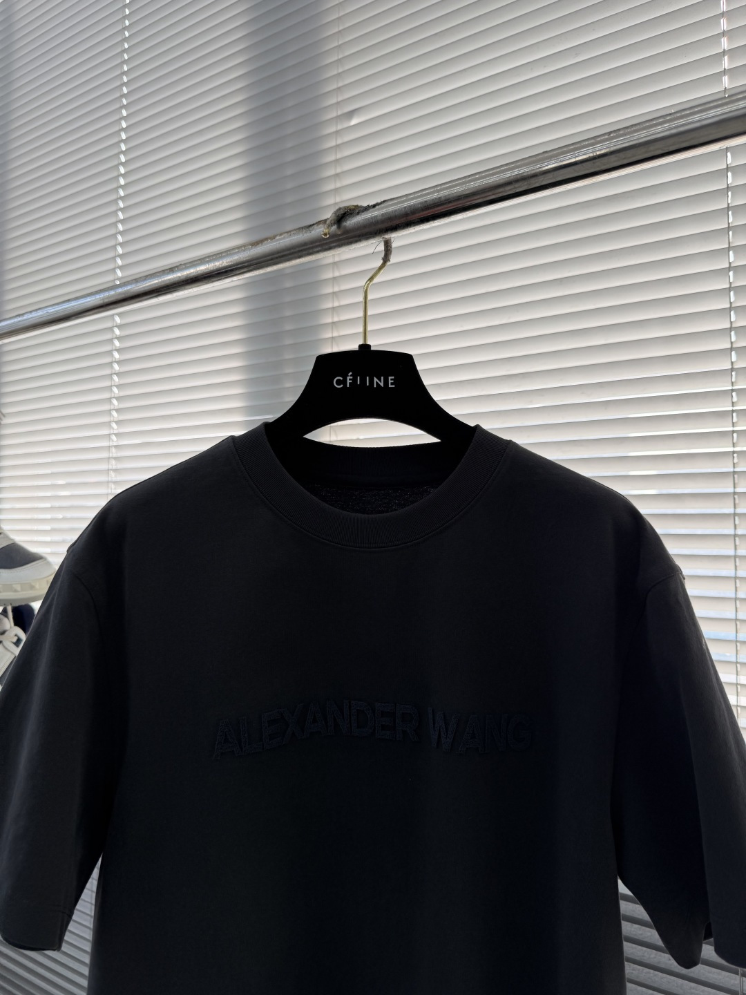 -Alexa** wang 亚历山大王 26春夏新款 字母牙刷绣圆领短袖T恤，华裔设计师亚历山大·王于以