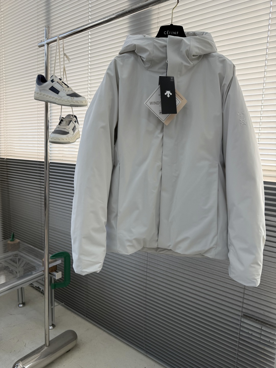 -DESCENTE 迪桑特 羽绒外套袖口带防风袖DUALIS都市日常通勤男子连帽鹅绒羽绒服 佳极品商务版