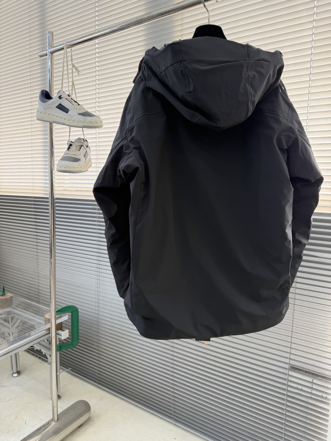 -DESCENTE 迪桑特 羽绒外套袖口带防风袖DUALIS都市日常通勤男子连帽鹅绒羽绒服 佳极品商务版