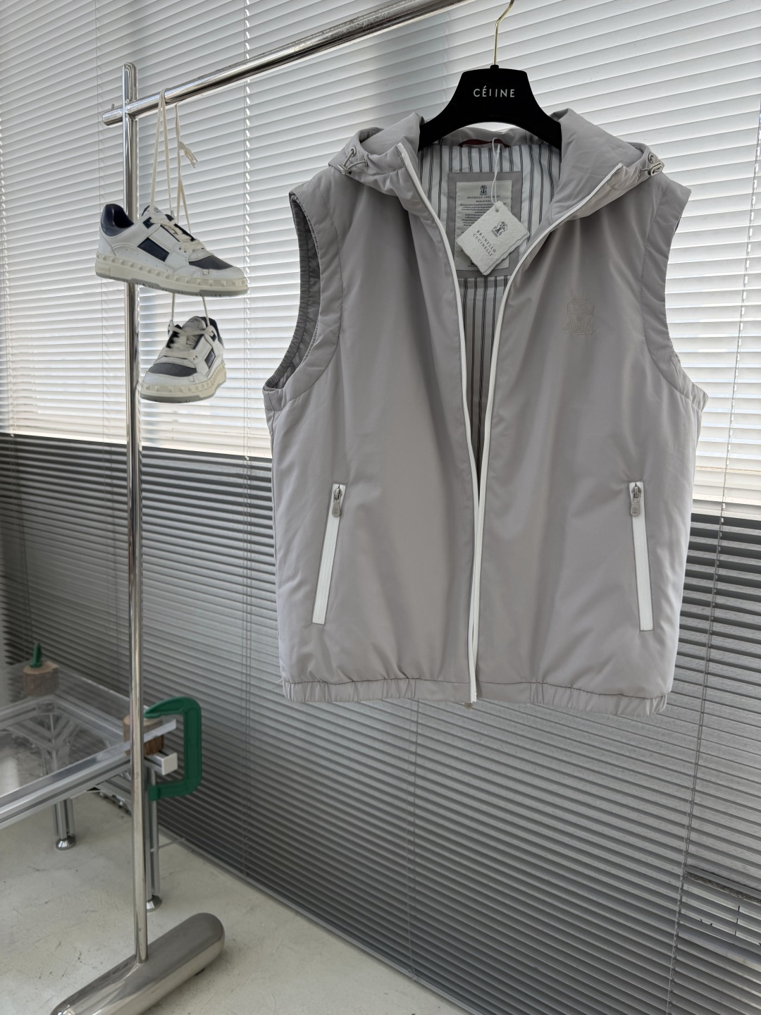 -BC 25fw科技纤维面料连帽羽绒马甲。男士经典徽章刺绣时尚撞色拉链羽绒马甲外套！贸易公司渠道稀出，同