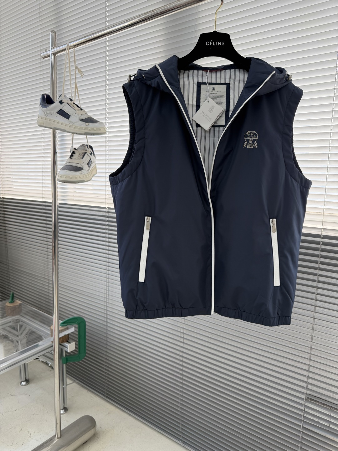 -BC 25fw科技纤维面料连帽羽绒马甲。男士经典徽章刺绣时尚撞色拉链羽绒马甲外套！贸易公司渠道稀出，同