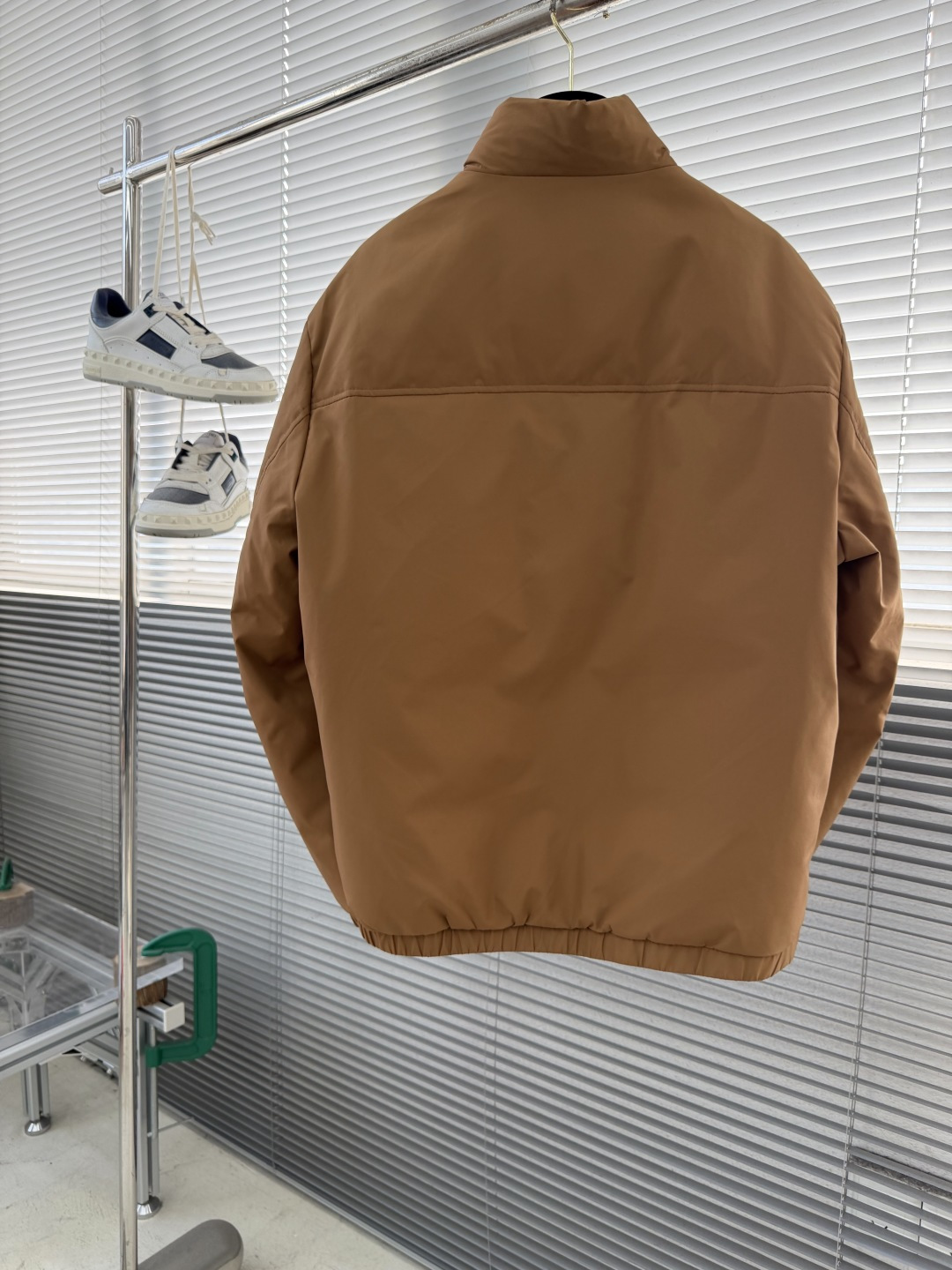 -BC 25FW新款科技纤维面料立领羽绒夹克，男士经典徽章刺绣时尚撞色拉链羽绒服外套！贸易公司渠道稀出，