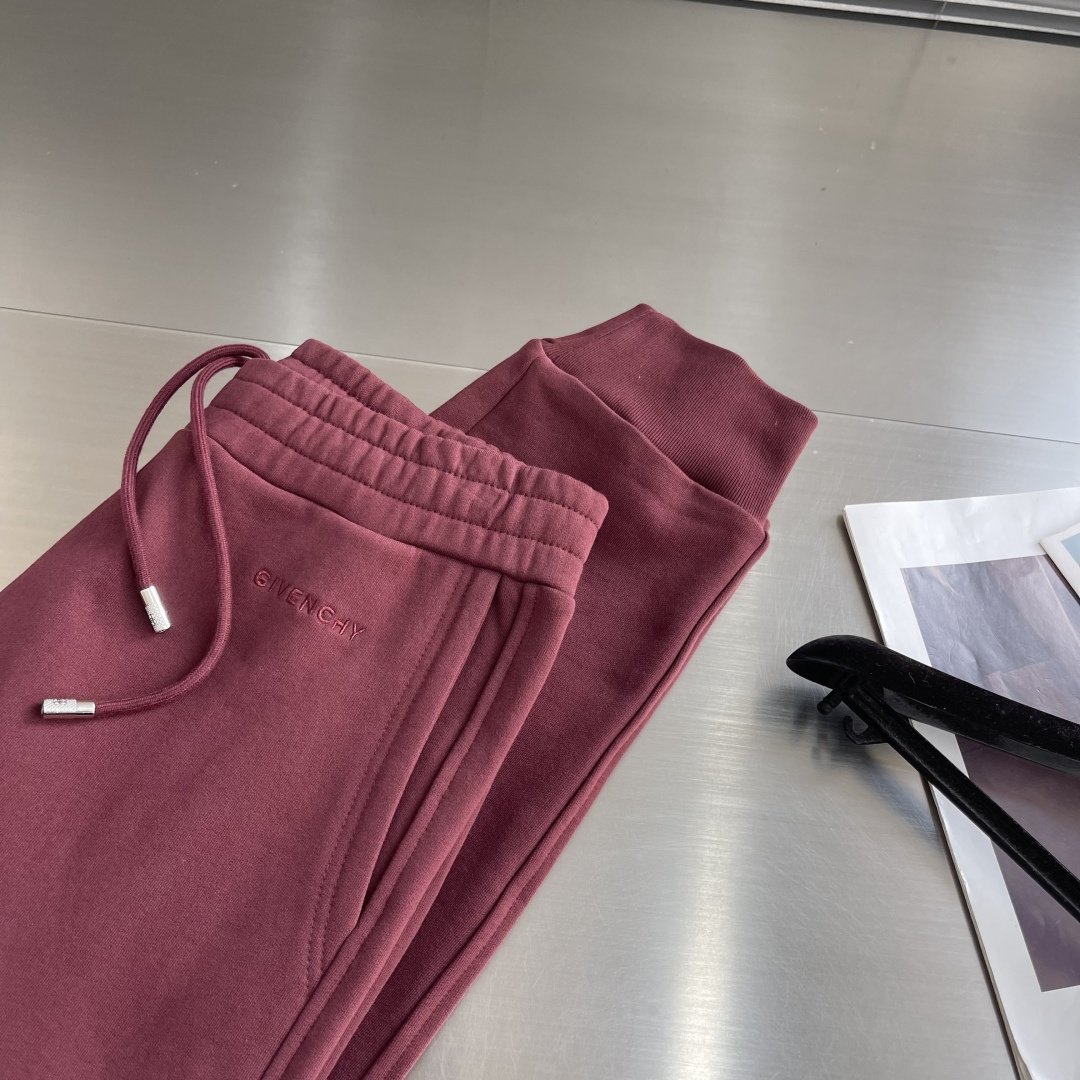 -GVC 秋冬新款字母刺绣LOGO休闲裤 长裤 官网同步发售。定制面料，舒适度极好，手触感强烈。辨识度极