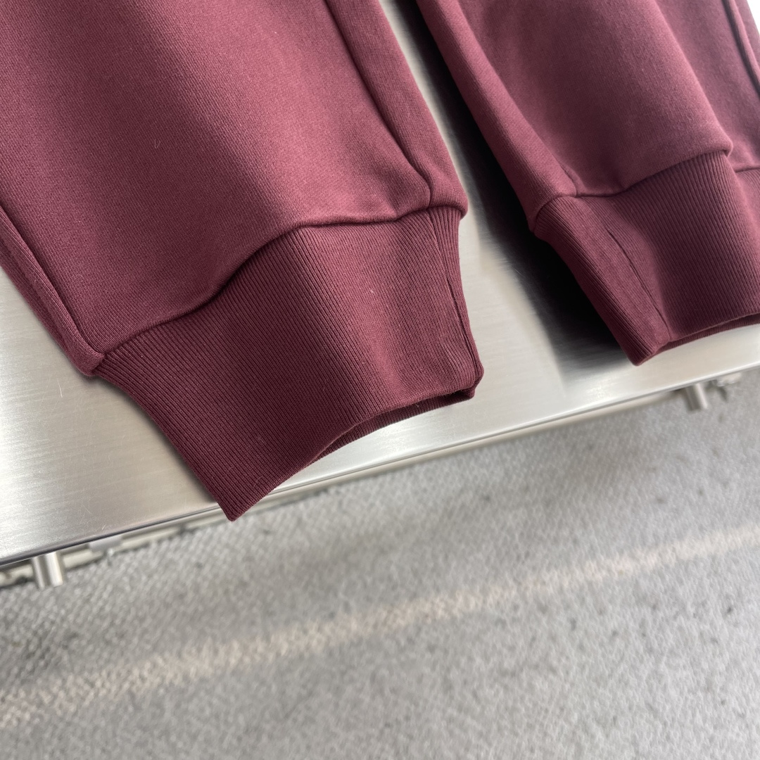 -GVC 秋冬新款字母刺绣LOGO休闲裤 长裤 官网同步发售。定制面料，舒适度极好，手触感强烈。辨识度极