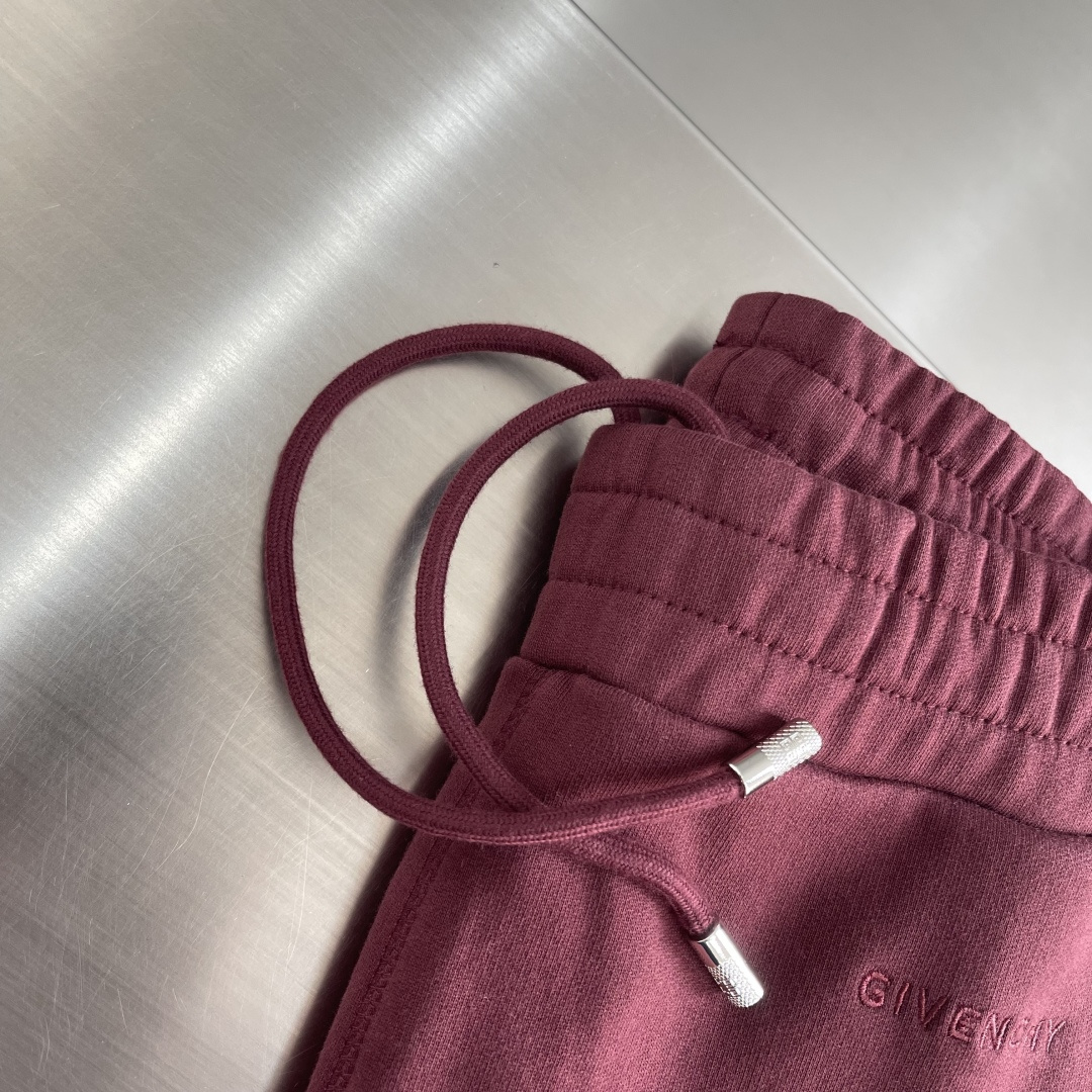 -GVC 秋冬新款字母刺绣LOGO休闲裤 长裤 官网同步发售。定制面料，舒适度极好，手触感强烈。辨识度极