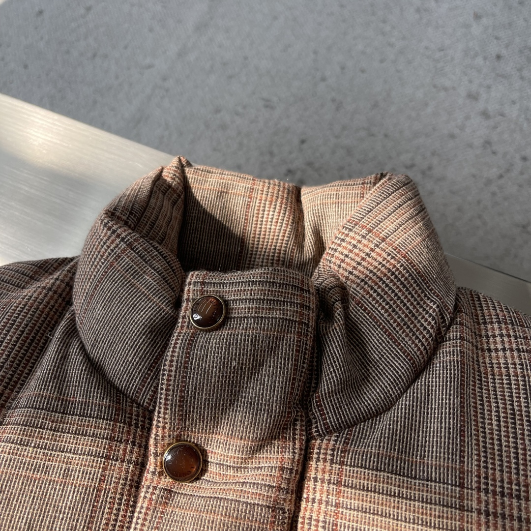 -驴牌 25fw新款粗花呢束腰夹克这款夹克汲取英伦绅士着装传统，以雅致威尔士亲王格纹粗花呢焕新诠释经典廓