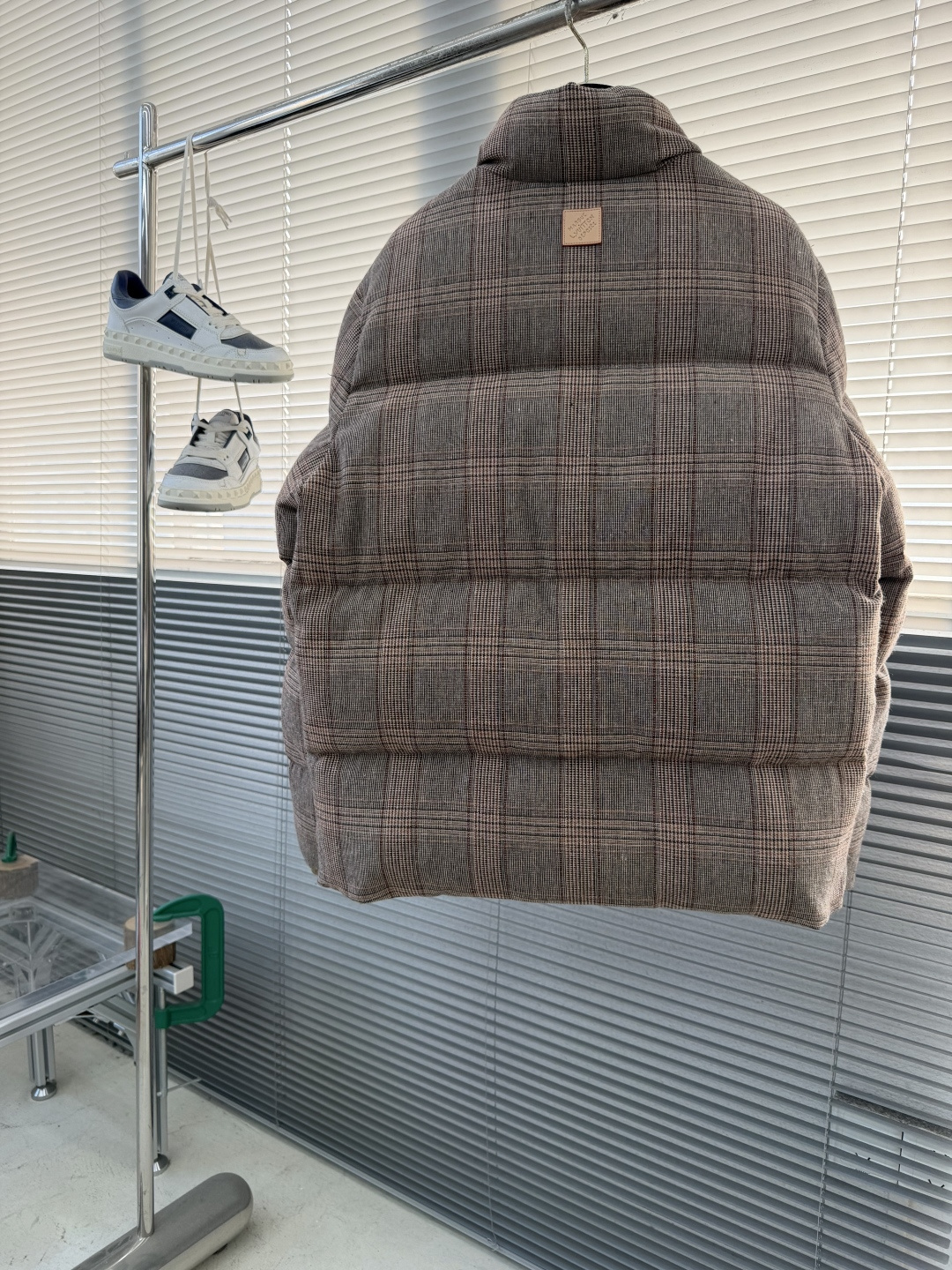 -驴牌 25fw新款粗花呢束腰夹克这款夹克汲取英伦绅士着装传统，以雅致威尔士亲王格纹粗花呢焕新诠释经典廓