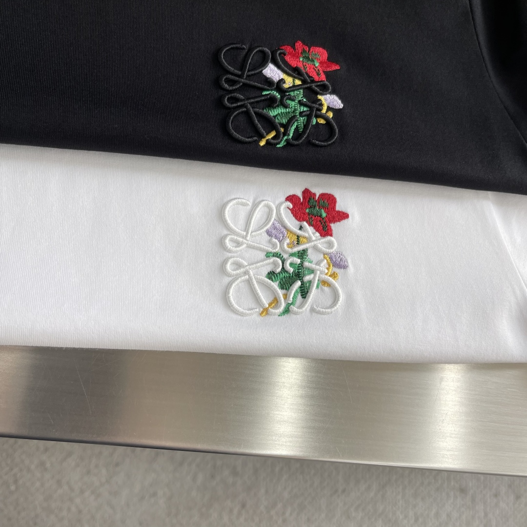 -LOEW 刺绣细节全棉T恤面料质感很好，亲肤感强，穿着舒适！尺码:S-XXL肩宽4445474850胸