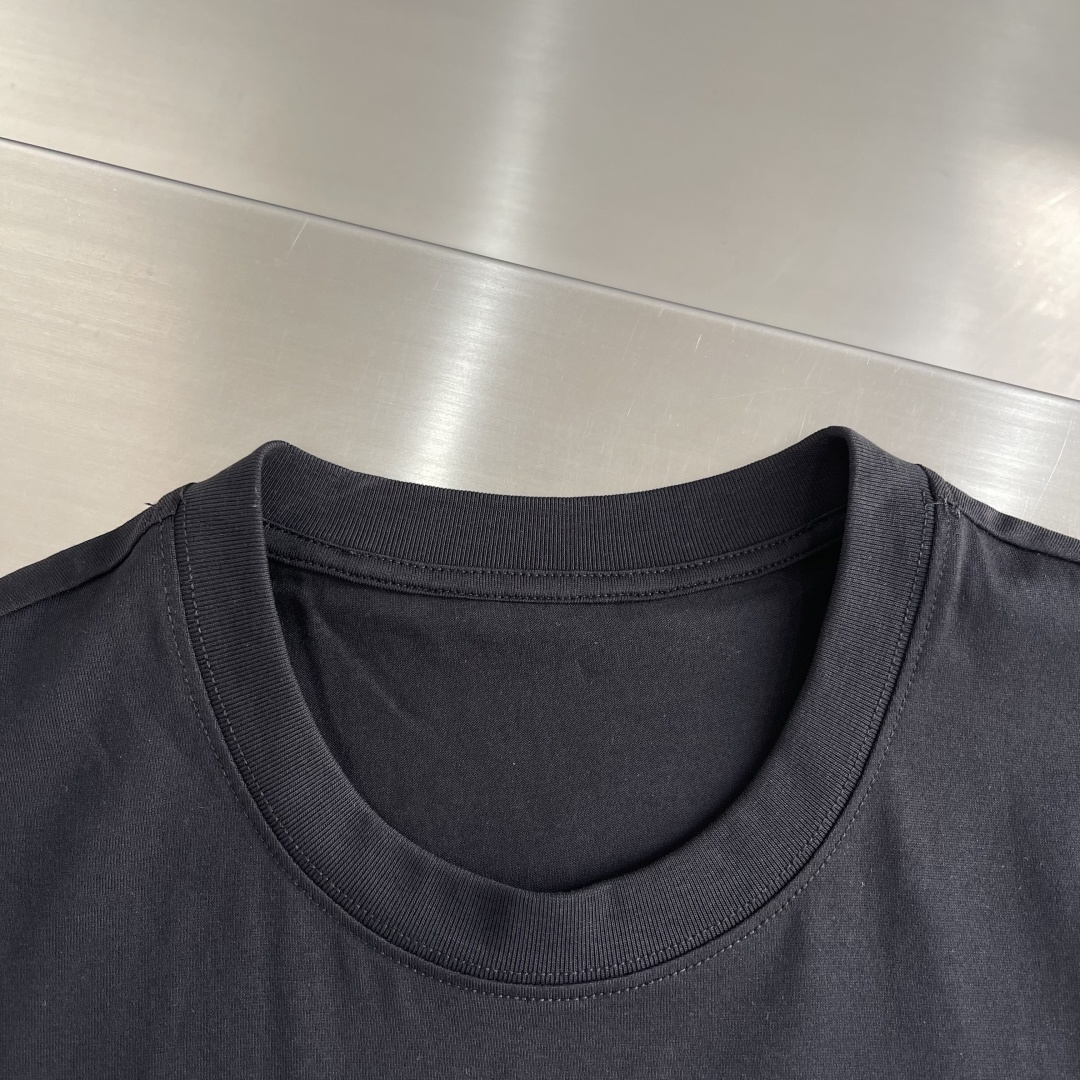 -LOEW 刺绣细节全棉T恤面料质感很好，亲肤感强，穿着舒适！尺码:S-XXL肩宽4445474850胸