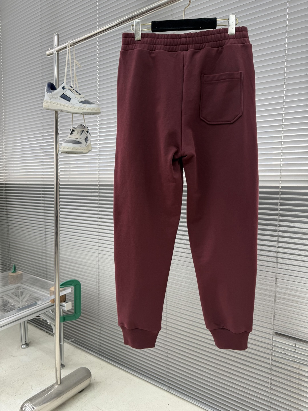 -GVC 秋冬新款字母刺绣LOGO休闲裤 长裤 官网同步发售。定制面料，舒适度极好，手触感强烈。辨识度极