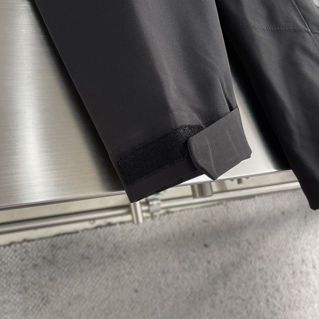 -KAILAS凯乐石硬壳三合一羽绒冲锋衣可拆卸羽绒内胆，六防科技，三层压胶工艺，高密三合一科技型面料！登