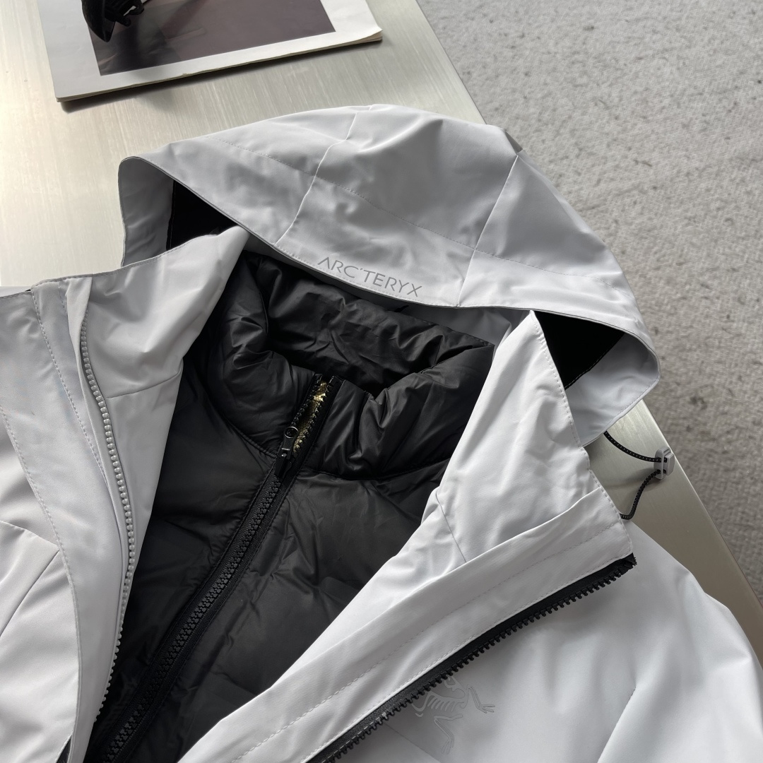 -🐦 鸟家 轻量硬壳户外冲锋衣！羽绒内胆三合一冲锋衣！户外山系风，适应多种场景穿着。赶紧给家里人安排件把