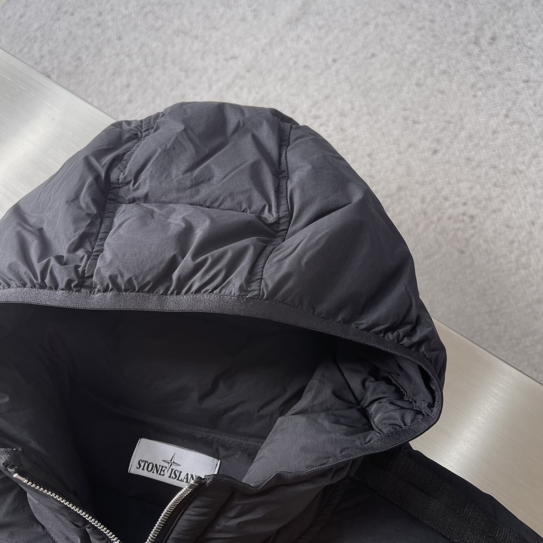 -Stone Island 顶级羽绒服…石头面包超轻连帽羽绒….stone日本订单也很难做到的订单。25