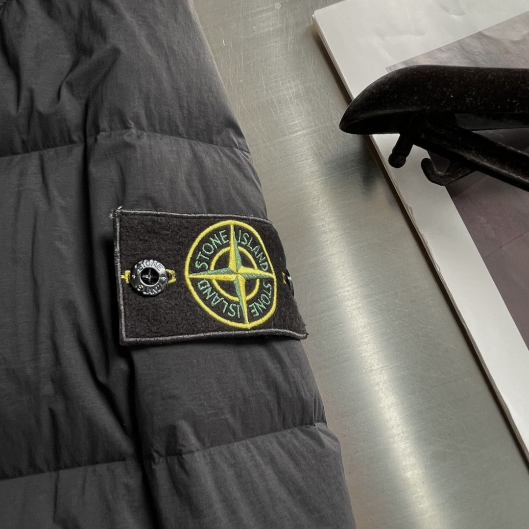 -Stone Island 顶级羽绒服…石头面包超轻连帽羽绒….stone日本订单也很难做到的订单。25